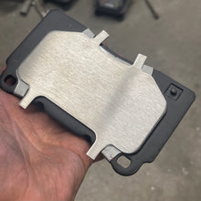 Load image into Gallery viewer, Volvo R Caliper Shims