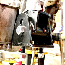 Load image into Gallery viewer, ng900/og93 Lower Transmission Mount