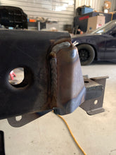 Load image into Gallery viewer, C10 Envoy Cab Mount Brackets
